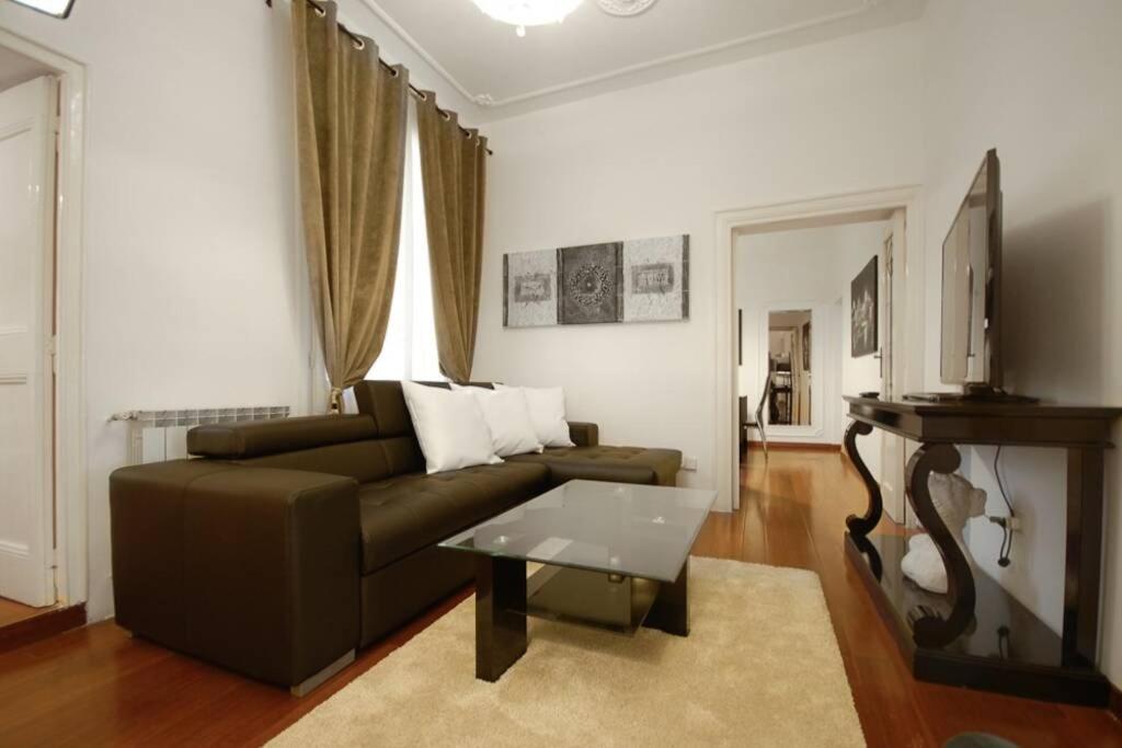 Banchi - Classic Apartment Between Navona And Campo Dei Fiori Rome Luaran gambar
