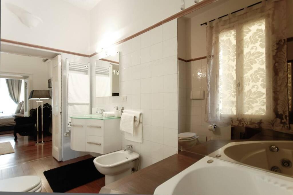 Banchi - Classic Apartment Between Navona And Campo Dei Fiori Rome Luaran gambar